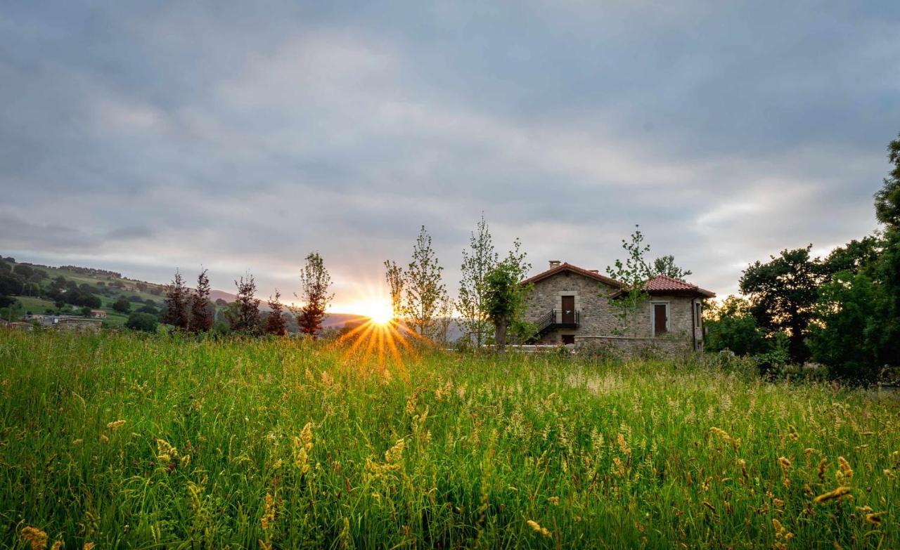 Gasthaus Complejo Rural El Cerradon Alceda Exterior foto
