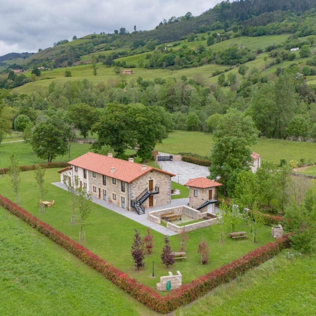 Gasthaus Complejo Rural El Cerradon Alceda Exterior foto