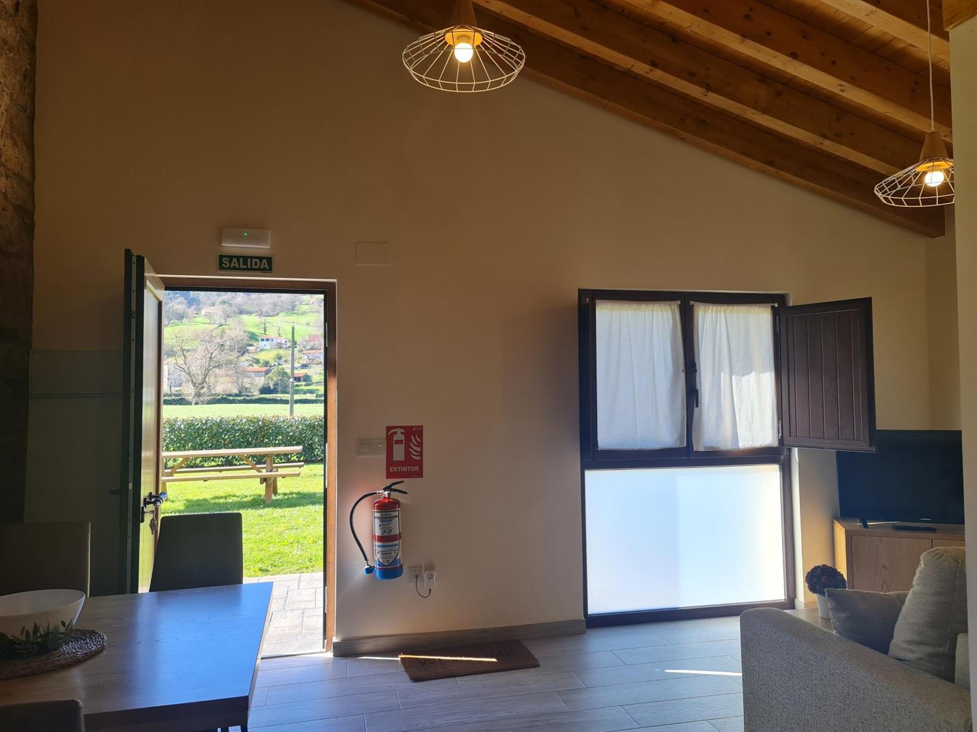 Gasthaus Complejo Rural El Cerradon Alceda Exterior foto